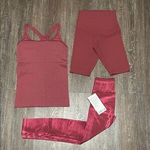 Like New Lululemon Matching Bundle. Size Tops 6/Bottoms 4